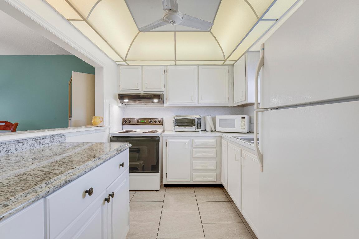 LAKESIDE VILLAGE CONDO 8 - Residential