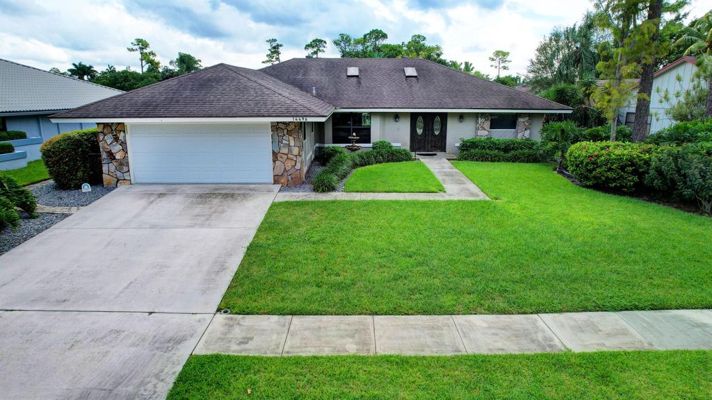 Photo of 14496 Autumn Avenue, Wellington, FL 33414 (MLS # R10922705)