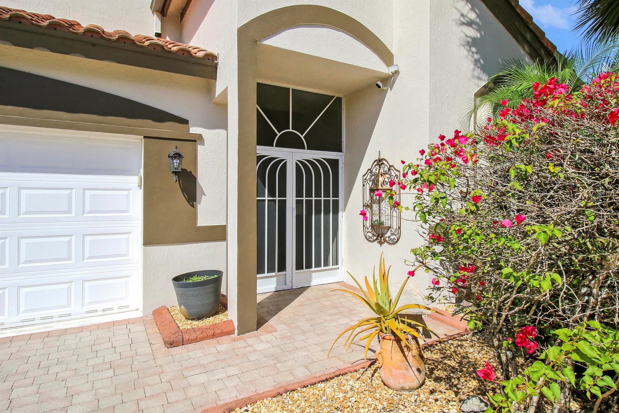 9413 Vercelli Street