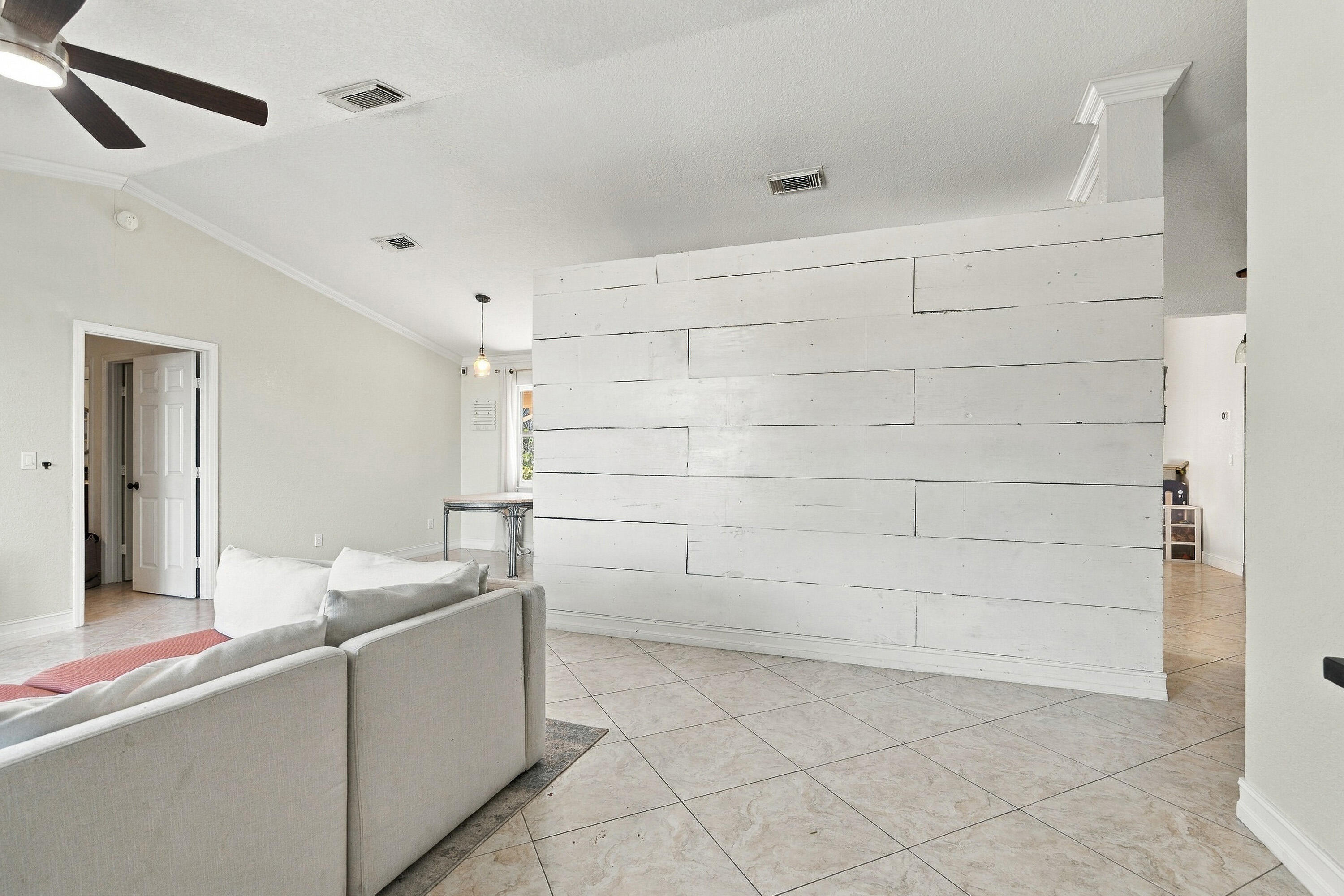 View photos, virtual tours, details... 4193 SW Muncie Street