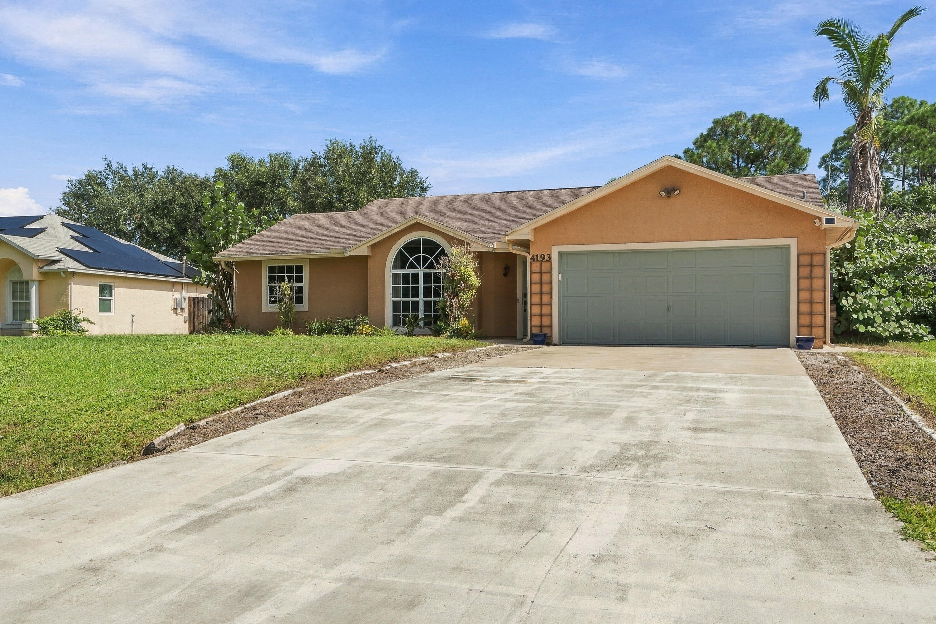 View photos, virtual tours, details... 4193 SW Muncie Street