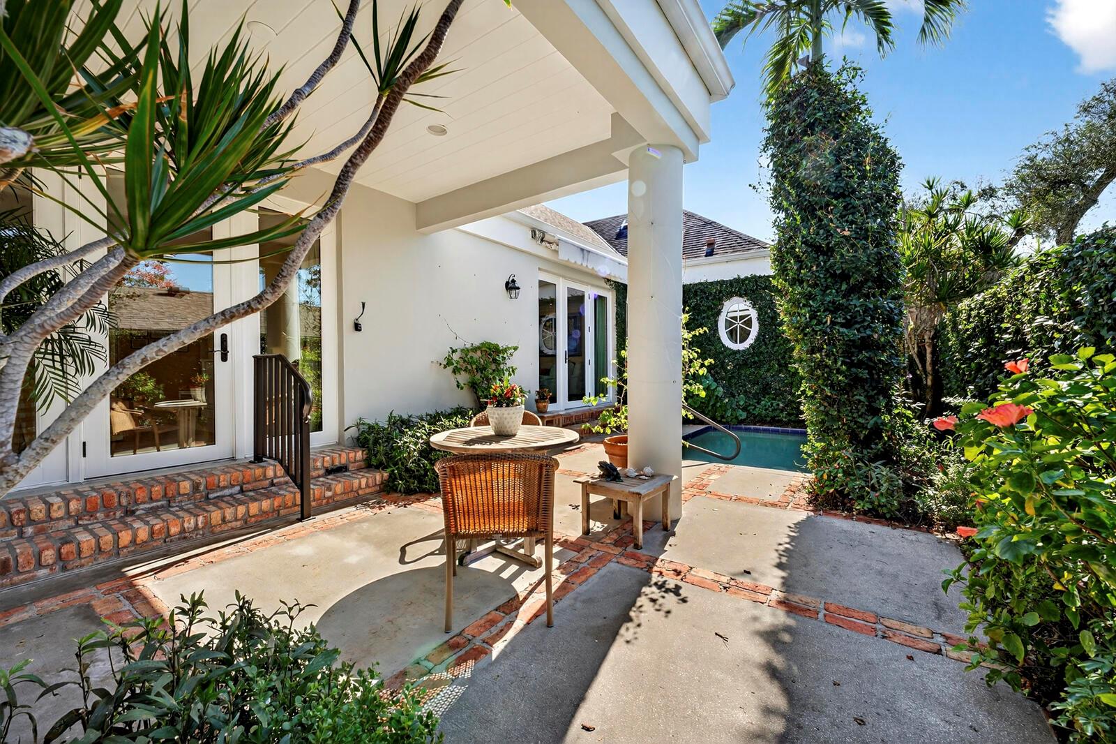 Charleston Square - Residential