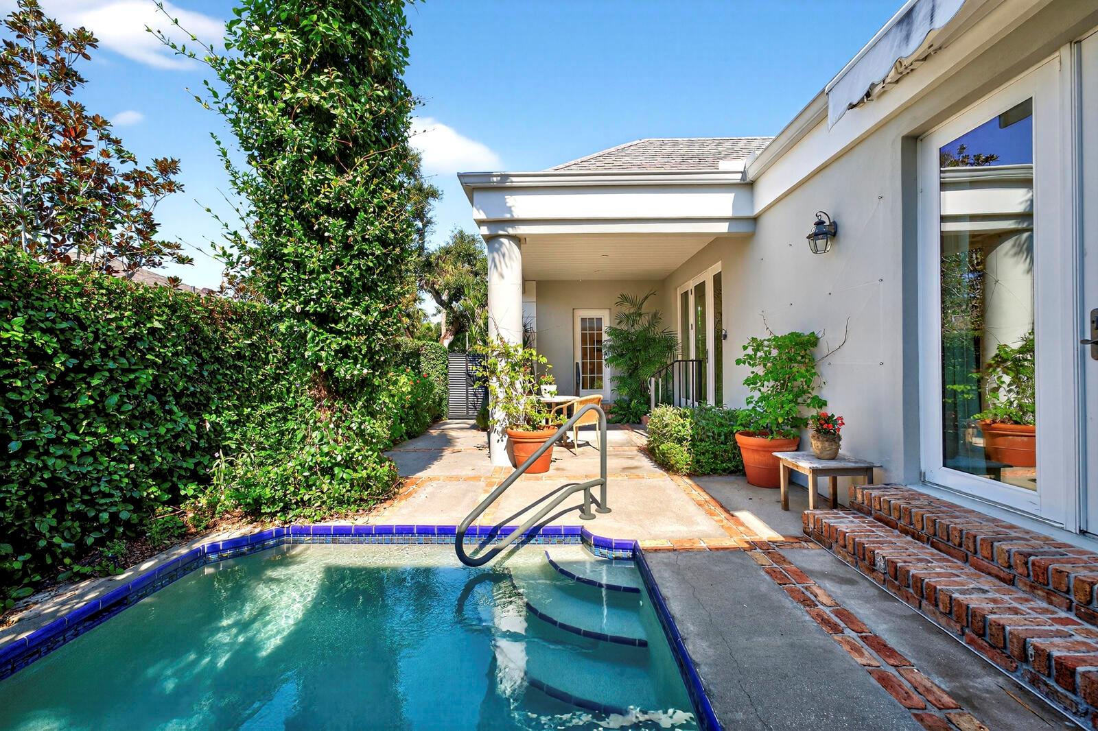 Charleston Square - Residential