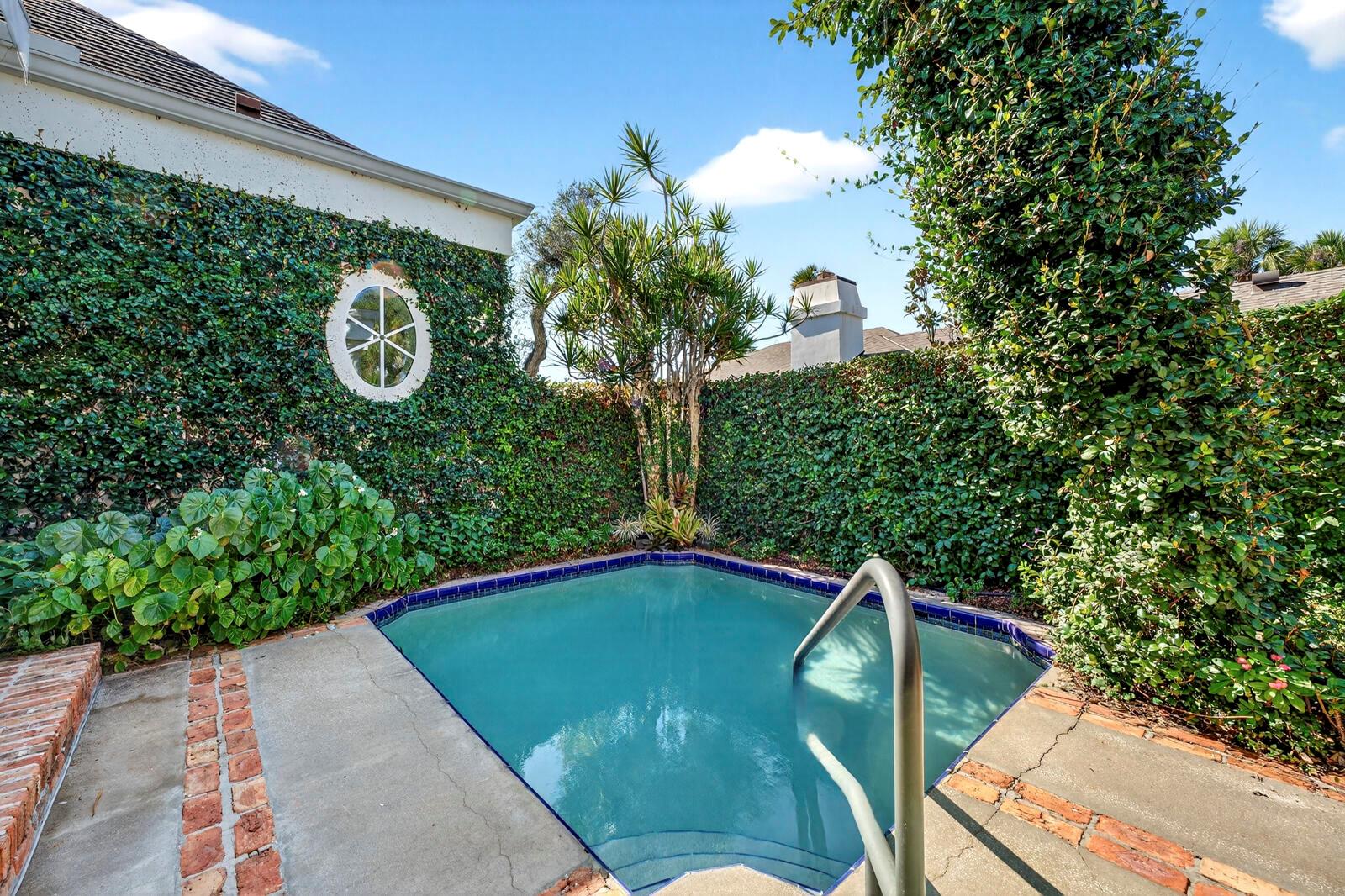 Charleston Square - Residential