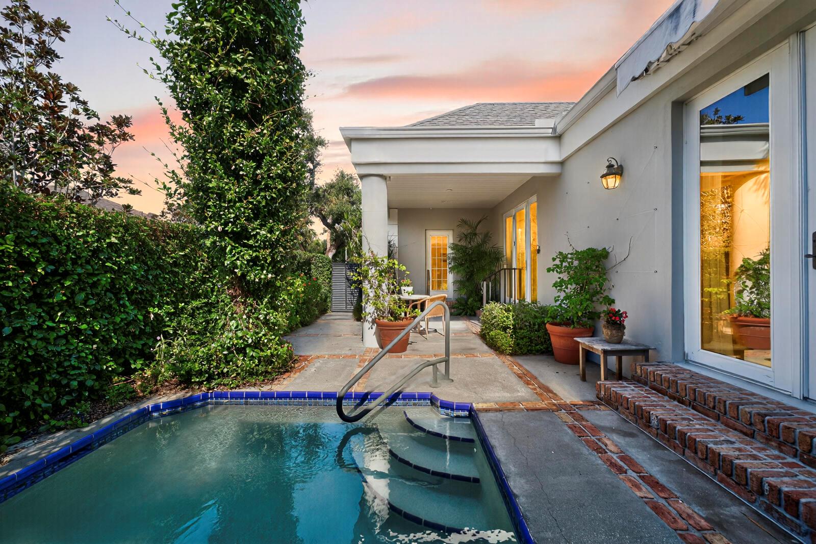 Charleston Square - Residential