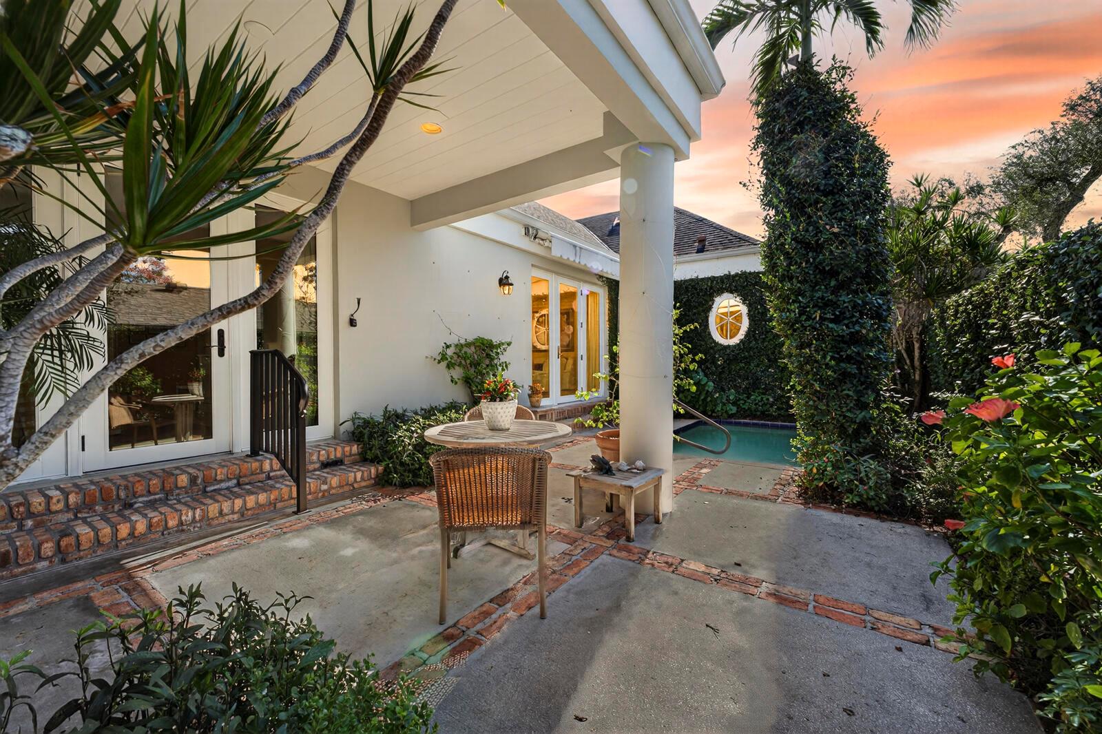 Charleston Square - Residential