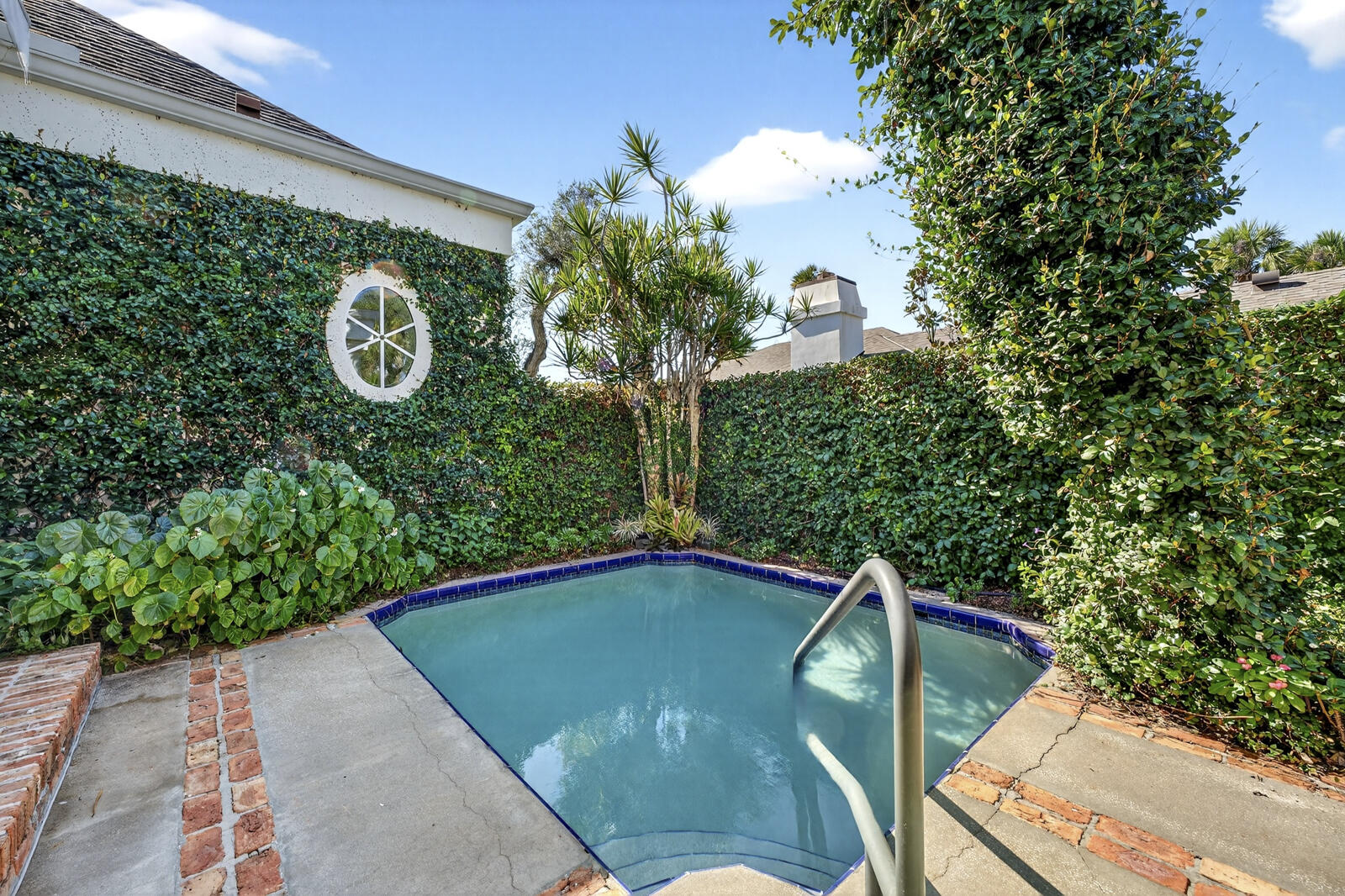 Charleston Square - Residential