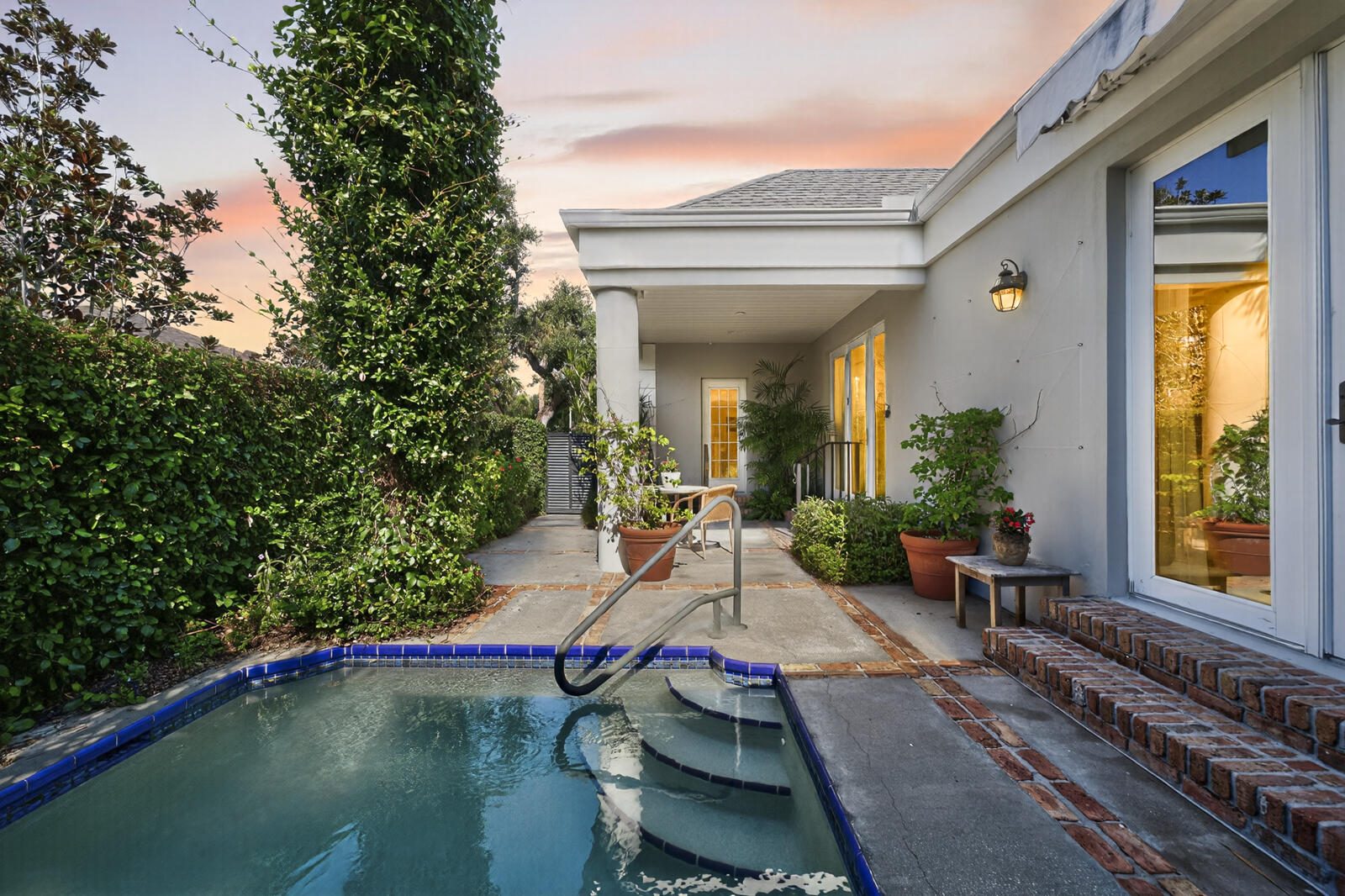 Charleston Square - Residential