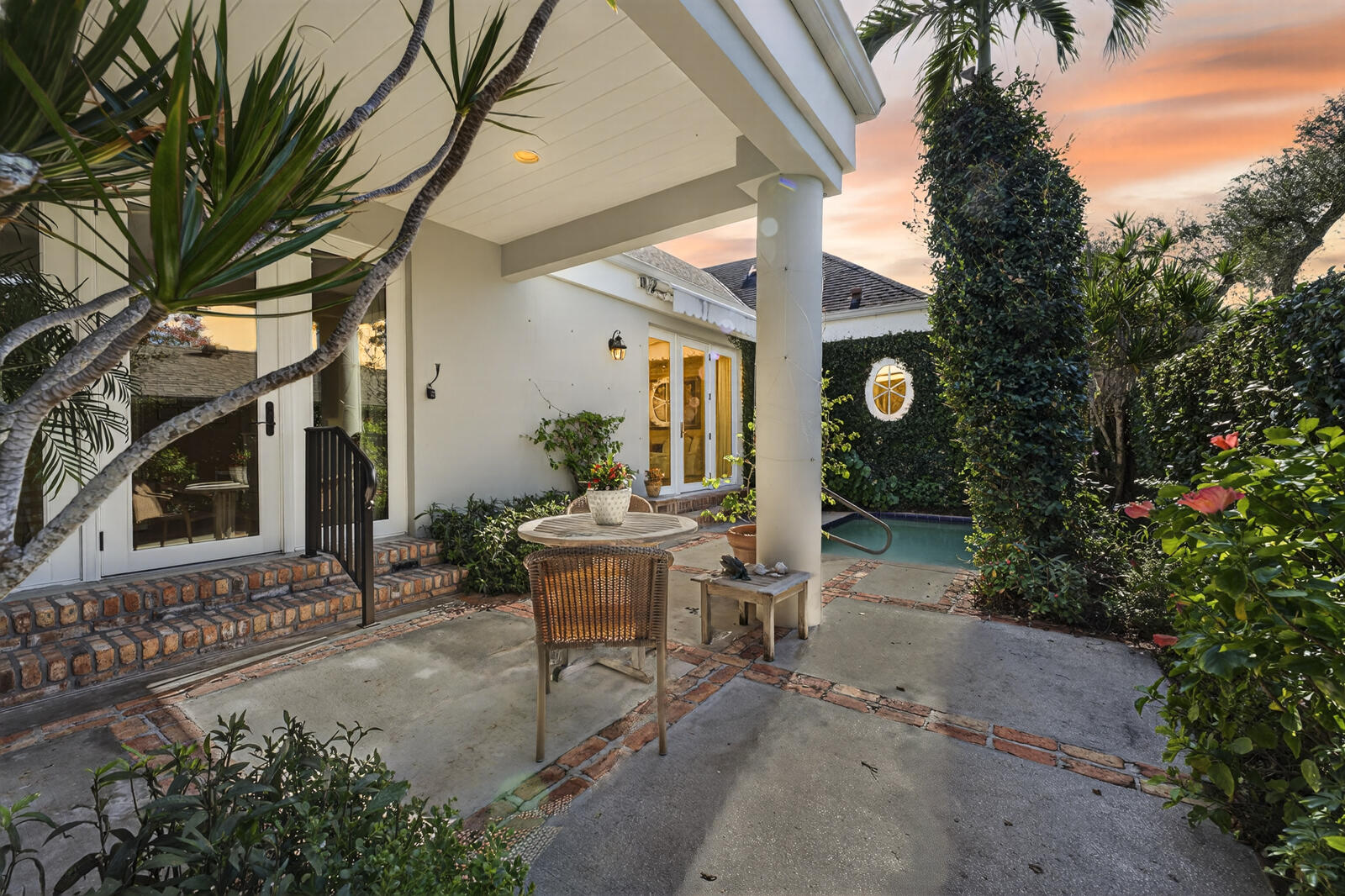 Charleston Square - Residential