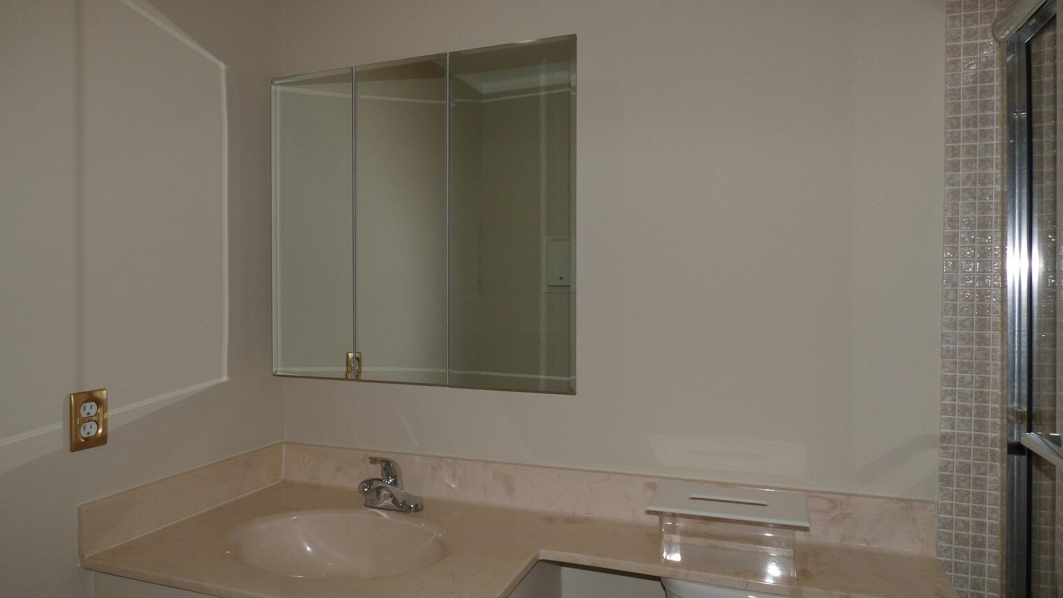 KINGS POINT BURGUNDY COND - Residential