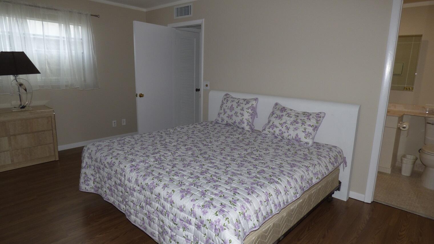 KINGS POINT BURGUNDY COND - Residential