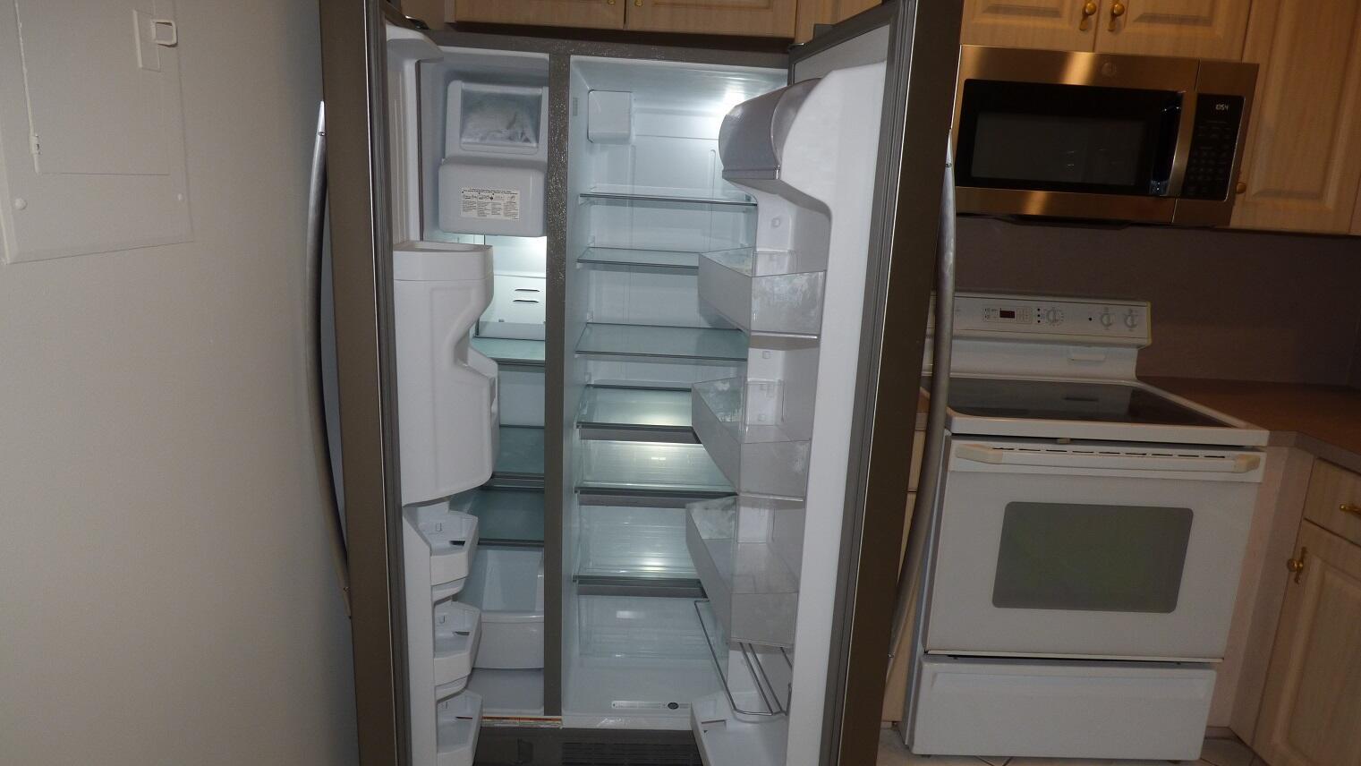 KINGS POINT BURGUNDY COND - Residential