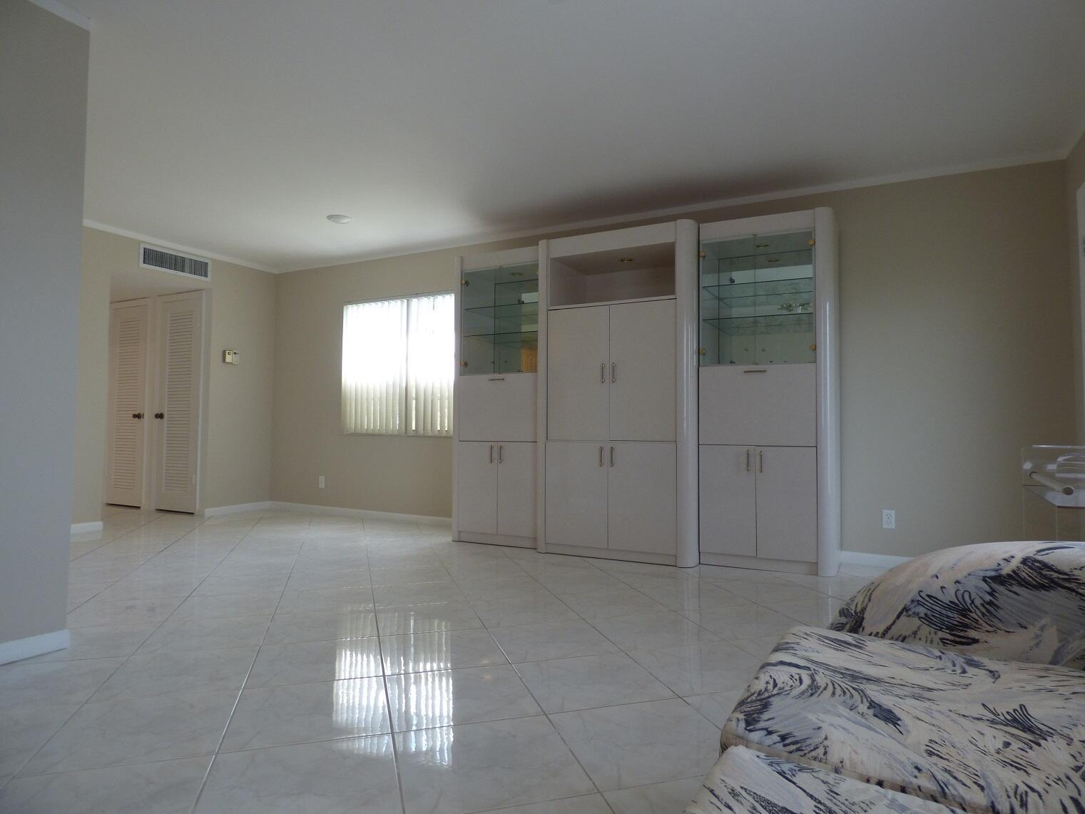 KINGS POINT BURGUNDY COND - Residential