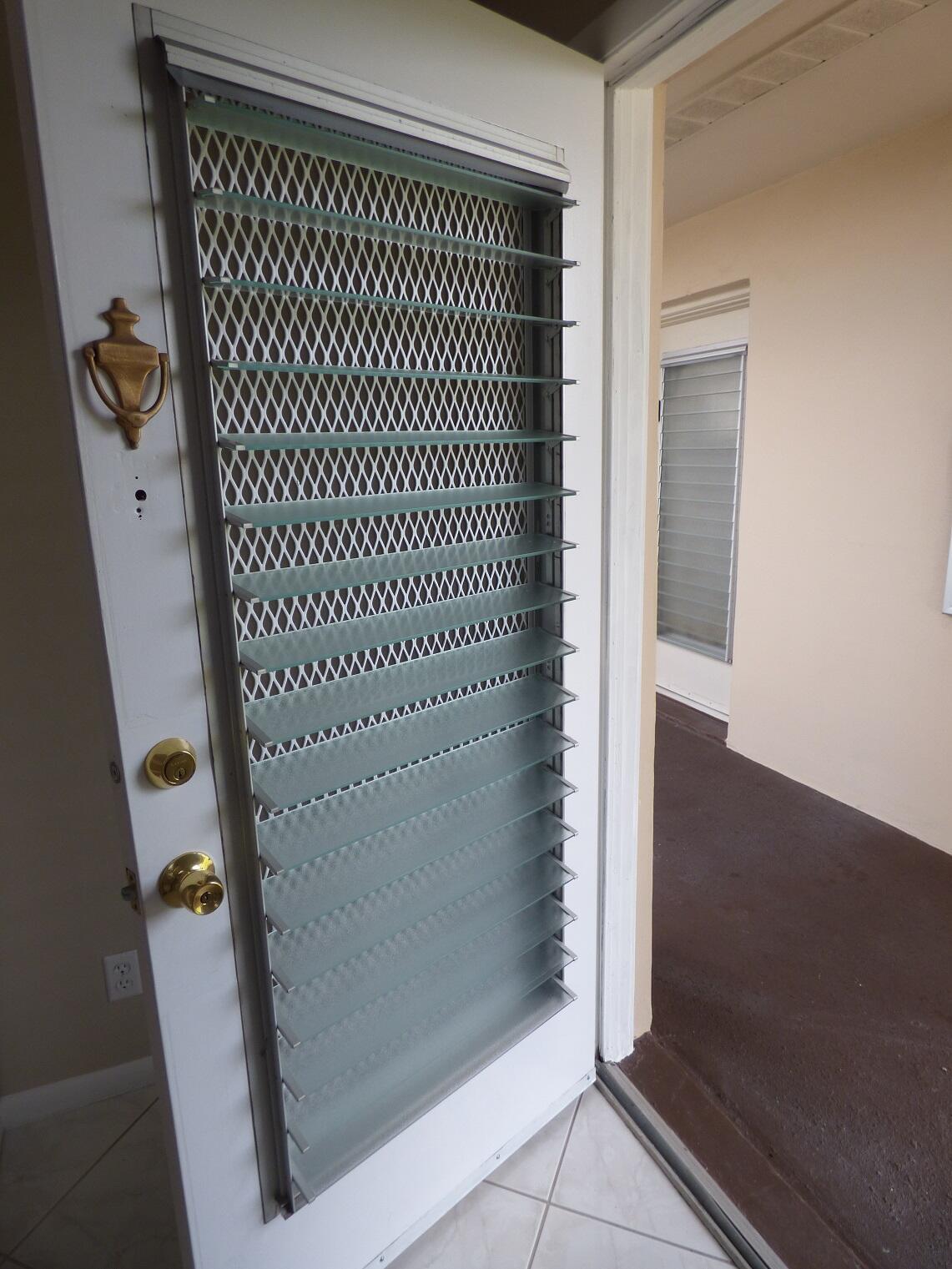 KINGS POINT BURGUNDY COND - Residential