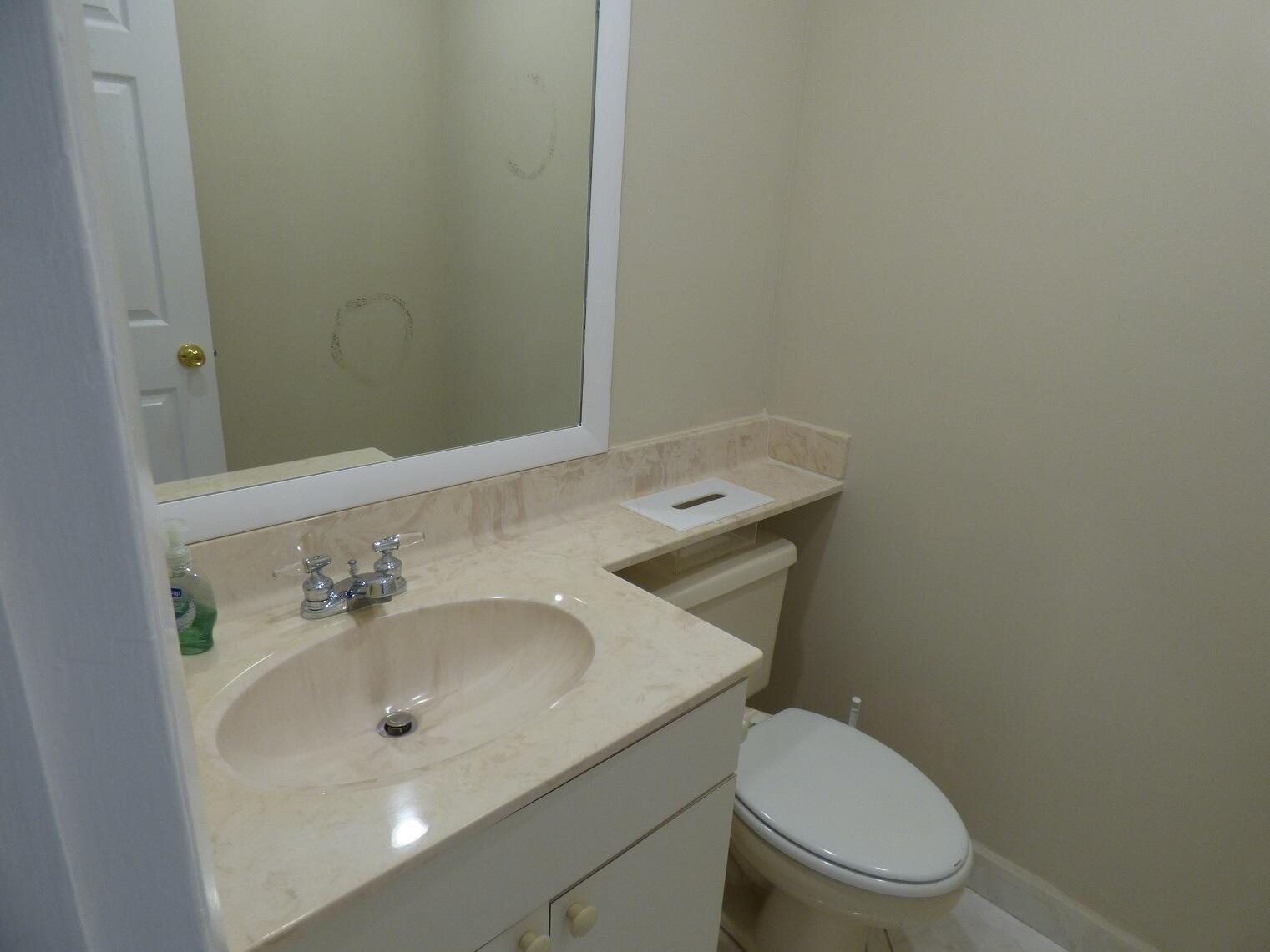 KINGS POINT BURGUNDY COND - Residential