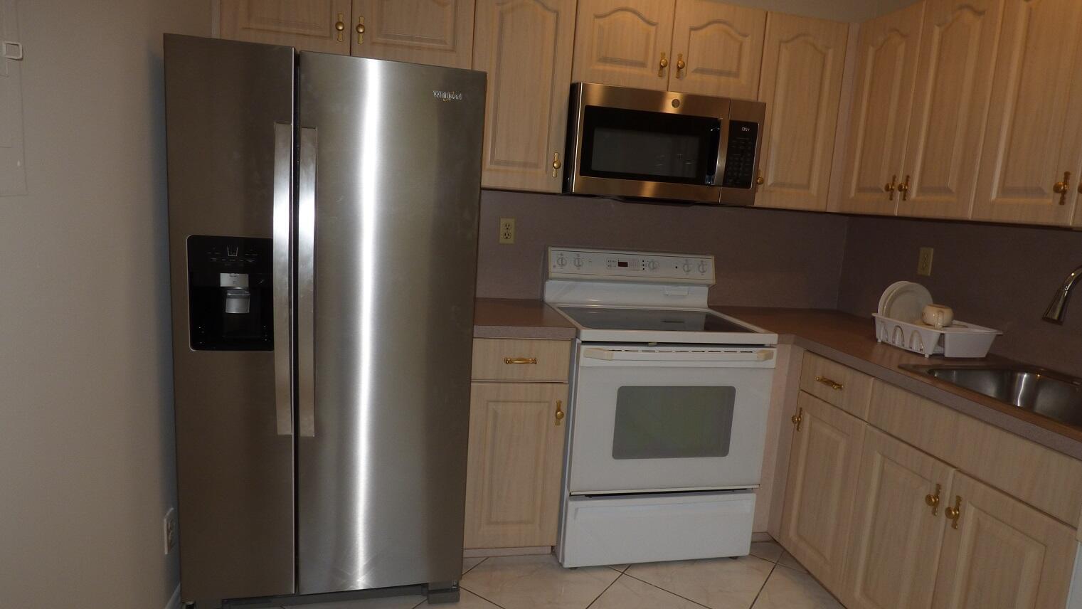 KINGS POINT BURGUNDY COND - Residential