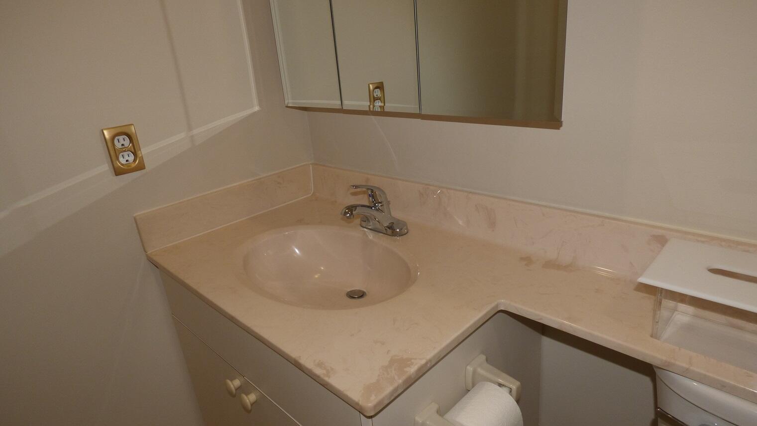 KINGS POINT BURGUNDY COND - Residential