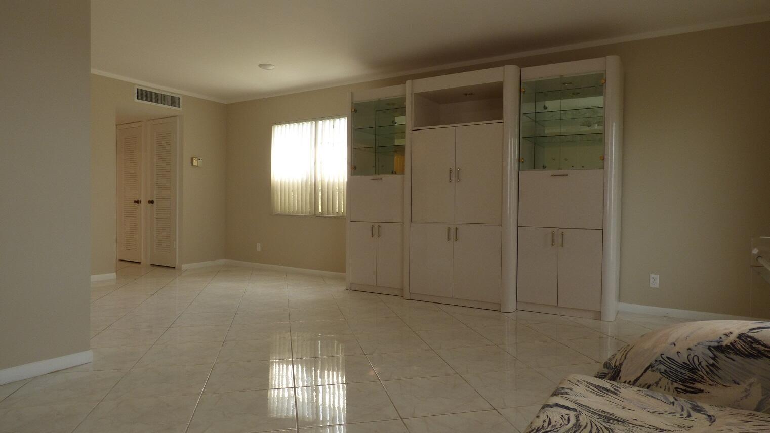 KINGS POINT BURGUNDY COND - Residential