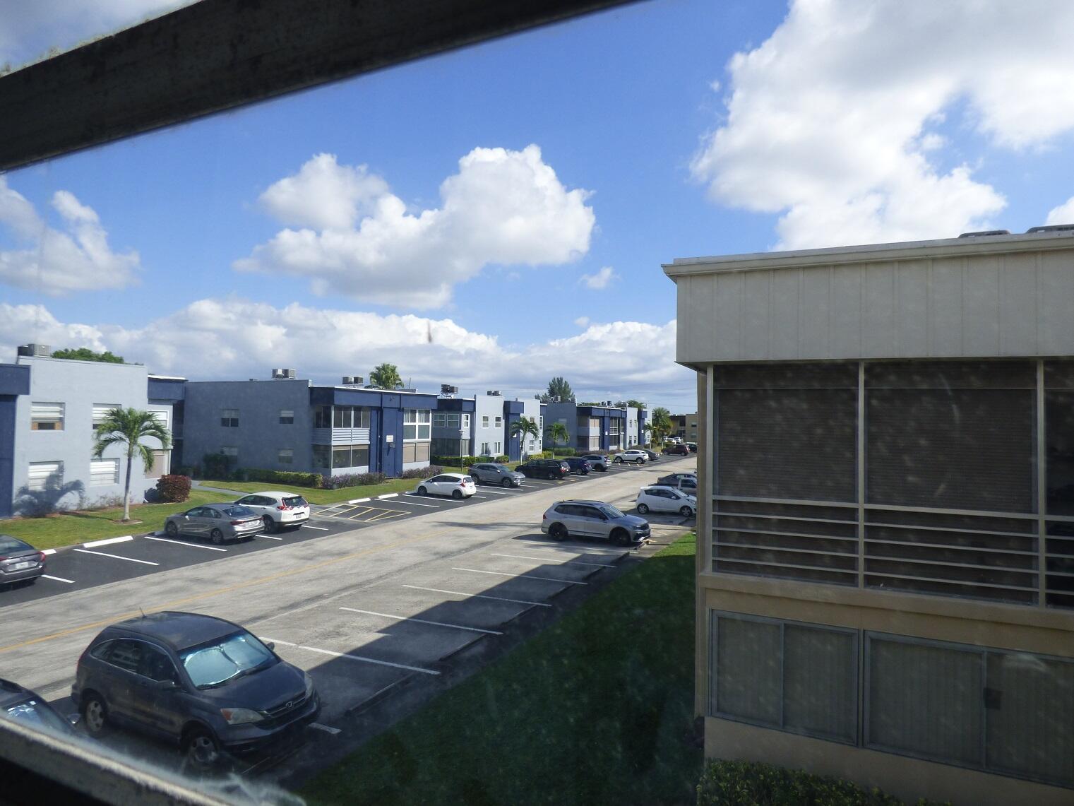 KINGS POINT BURGUNDY COND - Residential