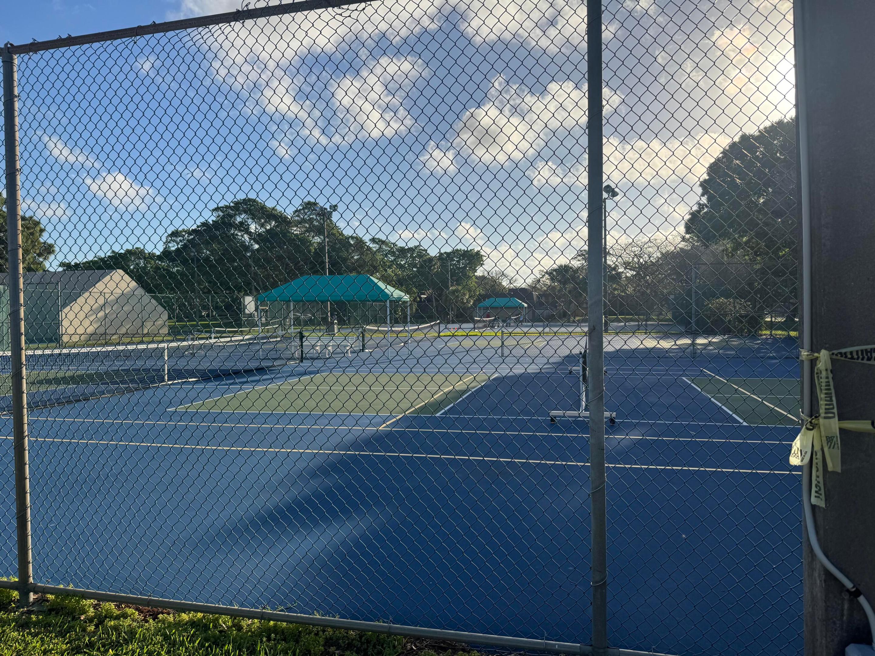 GARDEN LAKES AND GARDEN SQUARE SHOPS - Residential