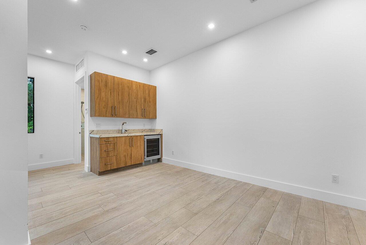 TRADE WINDS ESTATES FIRST - Residential