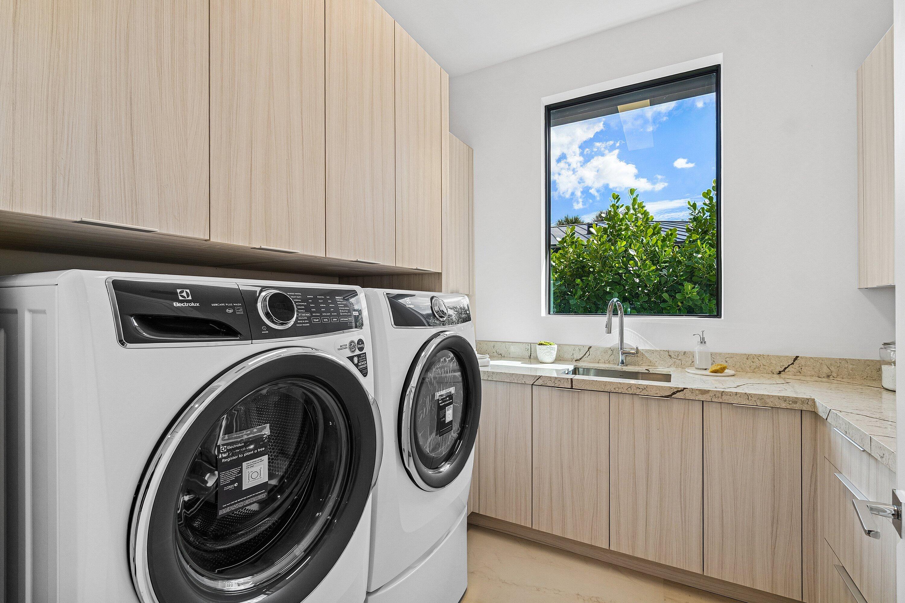 TRADE WINDS ESTATES FIRST ADD - Residential