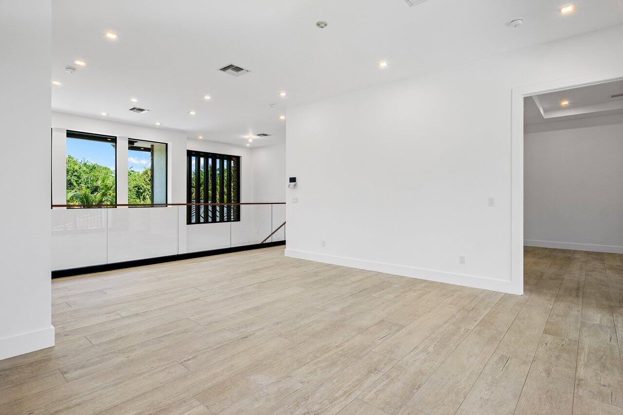 TRADE WINDS ESTATES FIRST - Residential