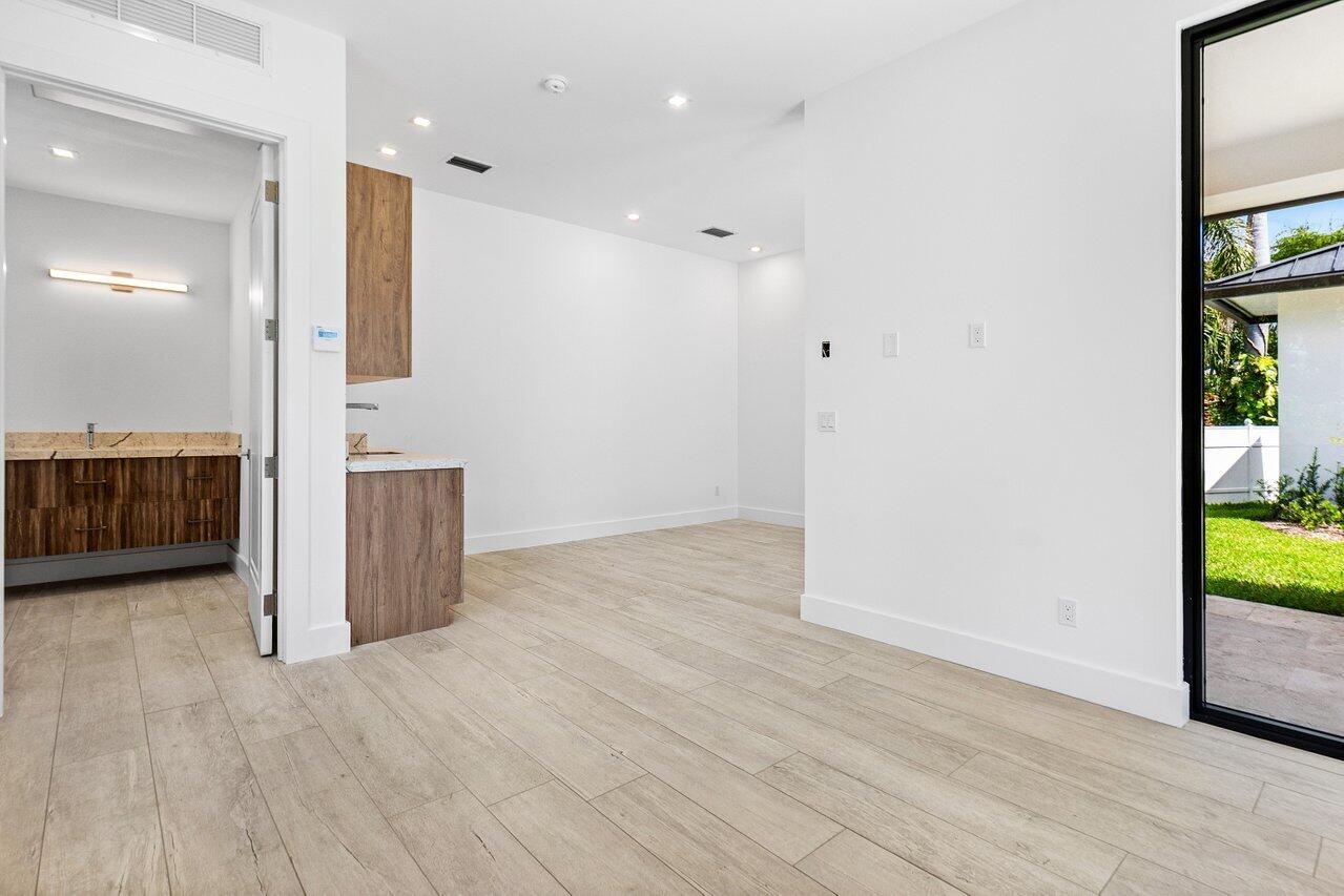 TRADE WINDS ESTATES FIRST - Residential