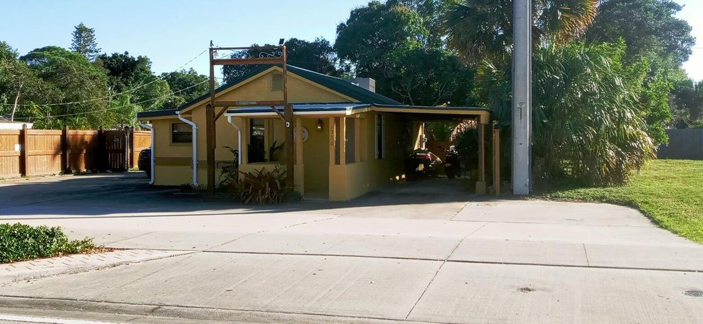 Photo of 1330 NE Dixie Highway, Jensen Beach, FL 34957 (MLS # R10772214)