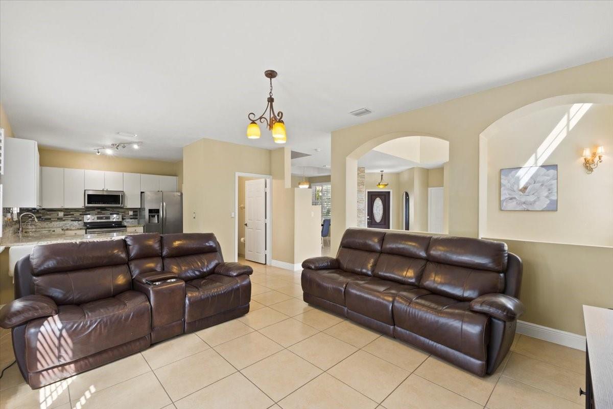 Somerset II South 163-46 - Residential