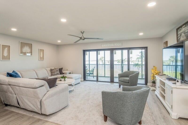 200 INTRACOASTAL Place 305