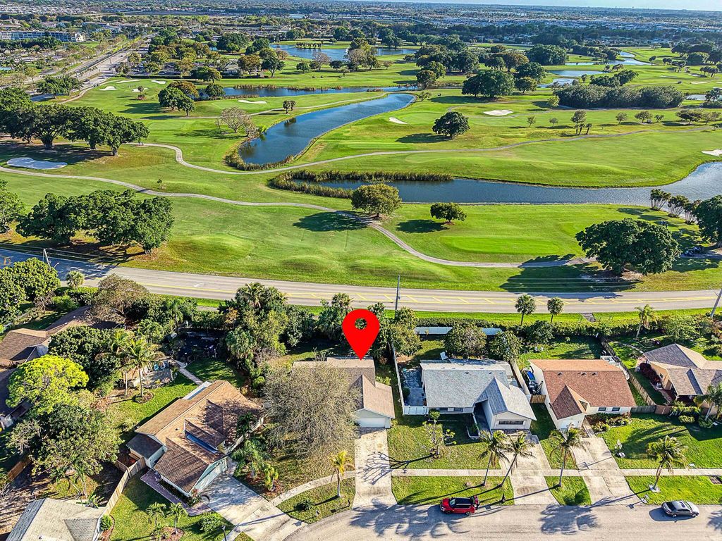 Photo of 9200 Gettysburg Rd, Boca Raton, FL 33434 (MLS # B26001076)