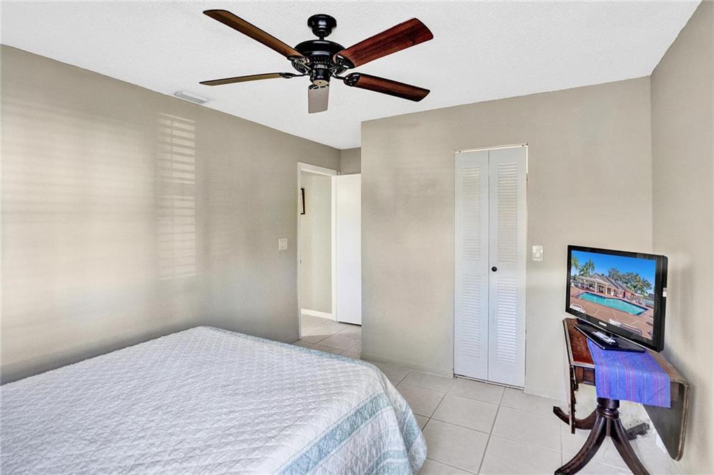 The Lakes 109-9 B - Residential