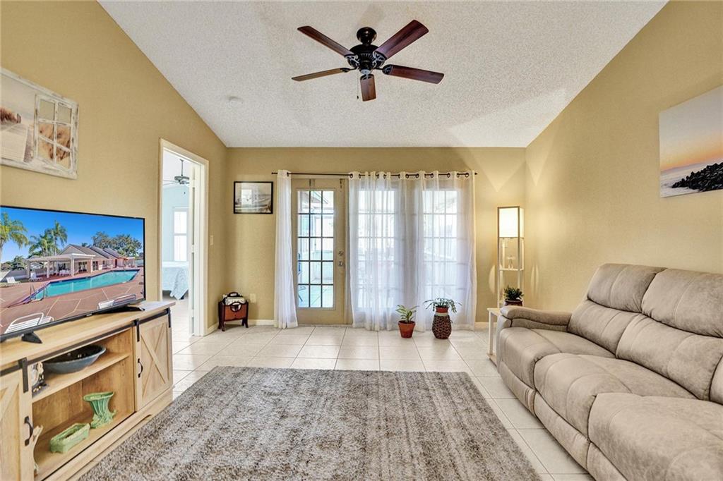 The Lakes 109-9 B - Residential