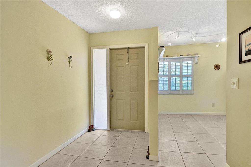 The Lakes 109-9 B - Residential