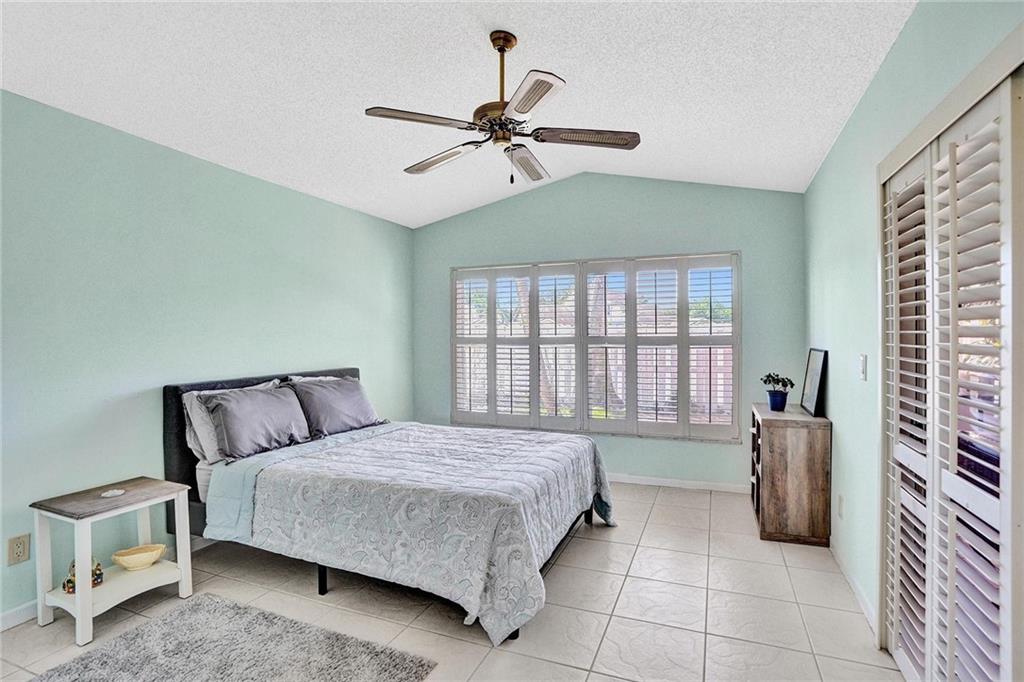 The Lakes 109-9 B - Residential