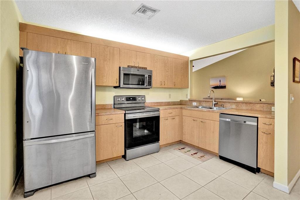 The Lakes 109-9 B - Residential