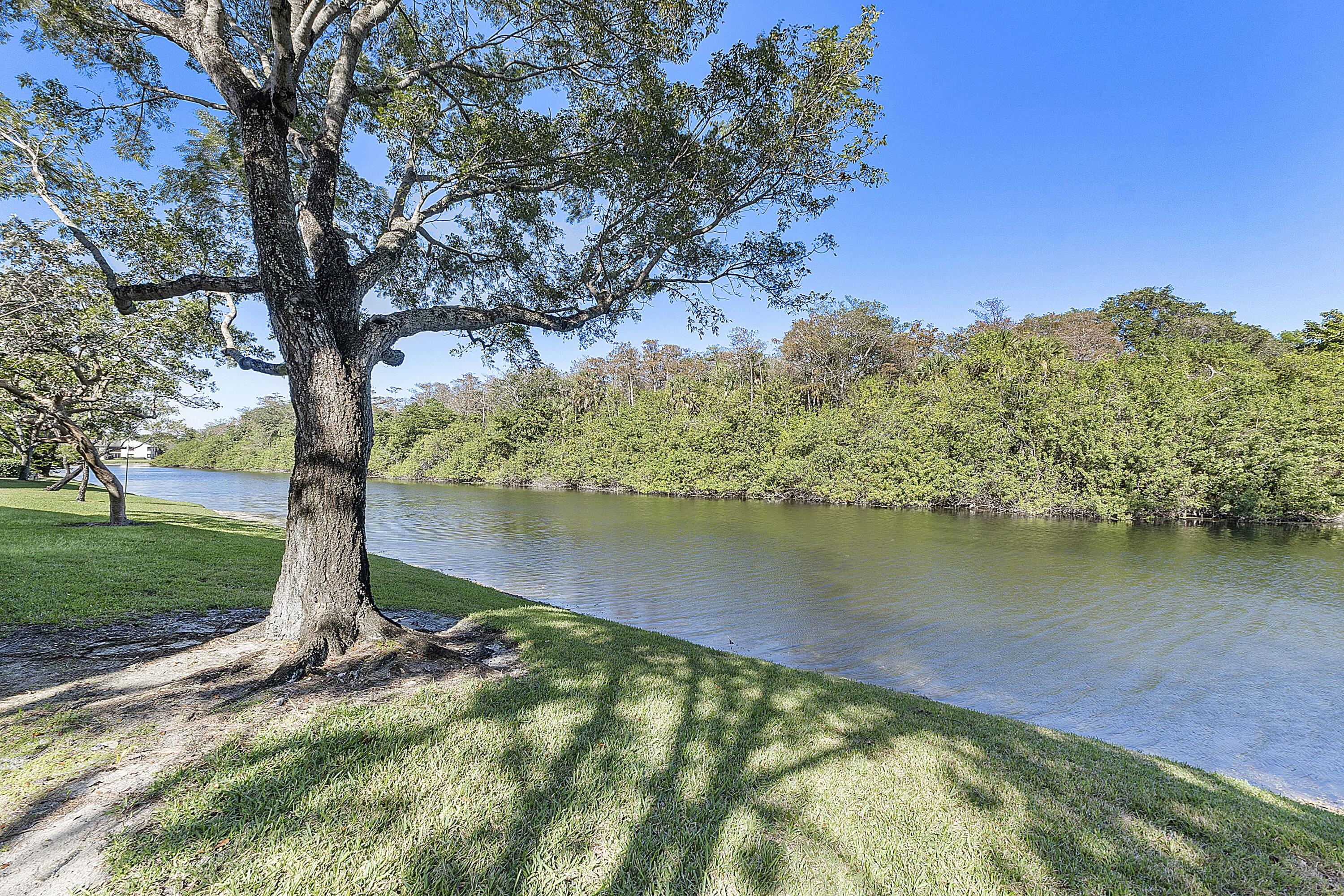 APPLEWOOD VILLAGE I-D CONDO - Residential Lease