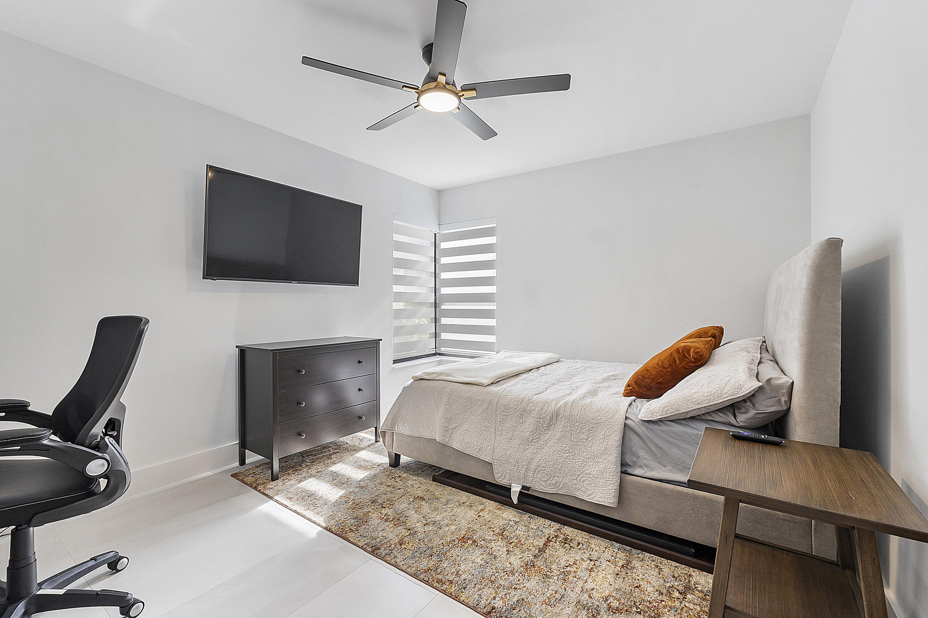 APPLEWOOD VILLAGE I-D CONDO - Residential Lease