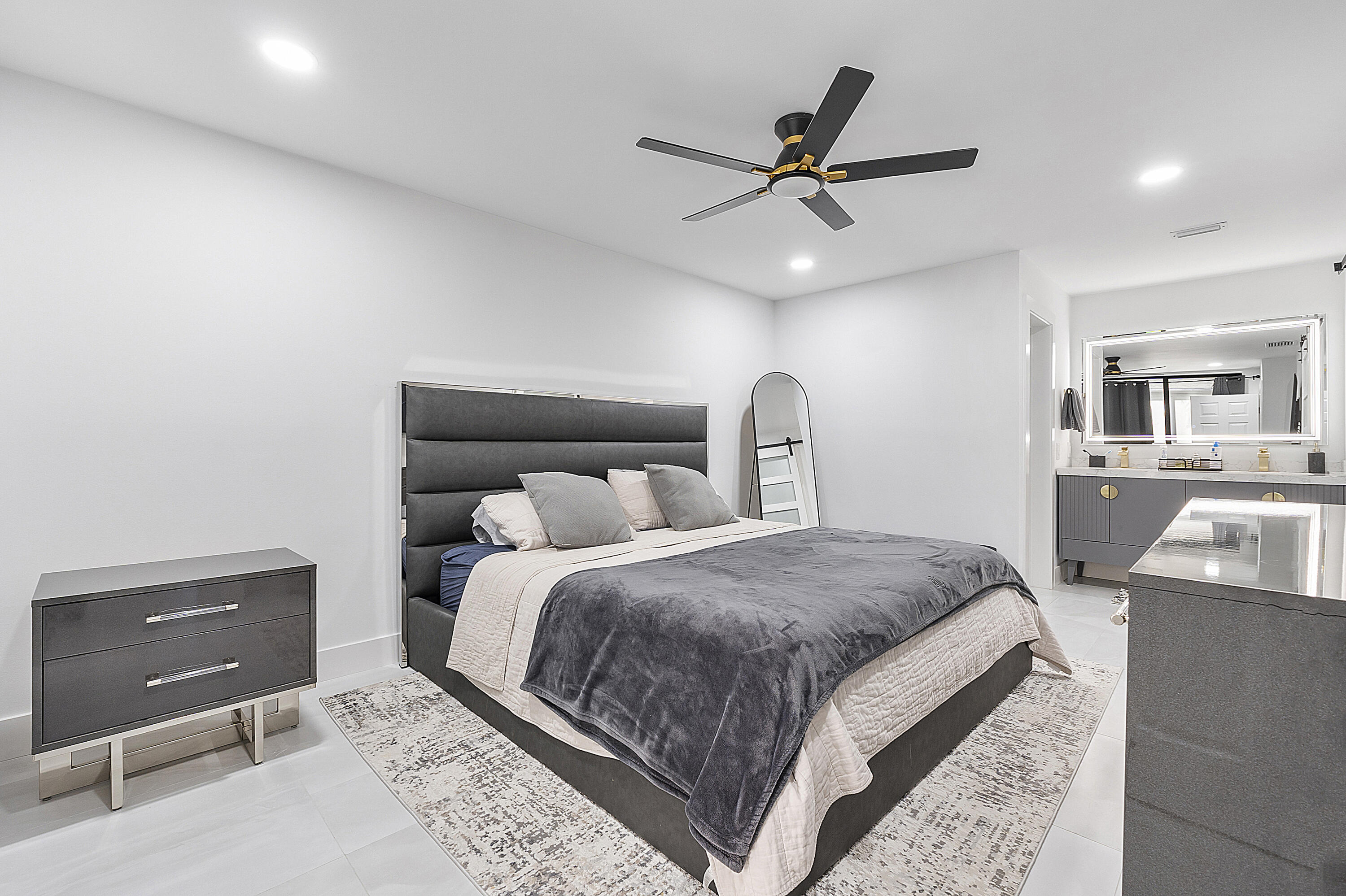 APPLEWOOD VILLAGE I-D CONDO - Residential Lease