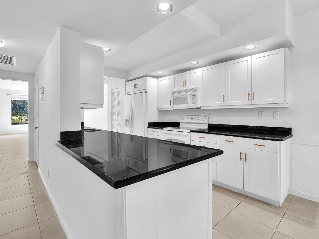 900 Greensward Lane 103-G