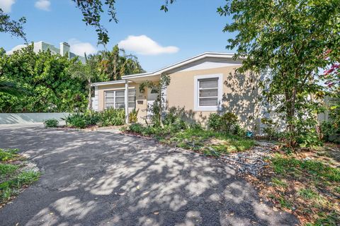 Property photo of 831 30th Court, West Palm Beach, FL 33407