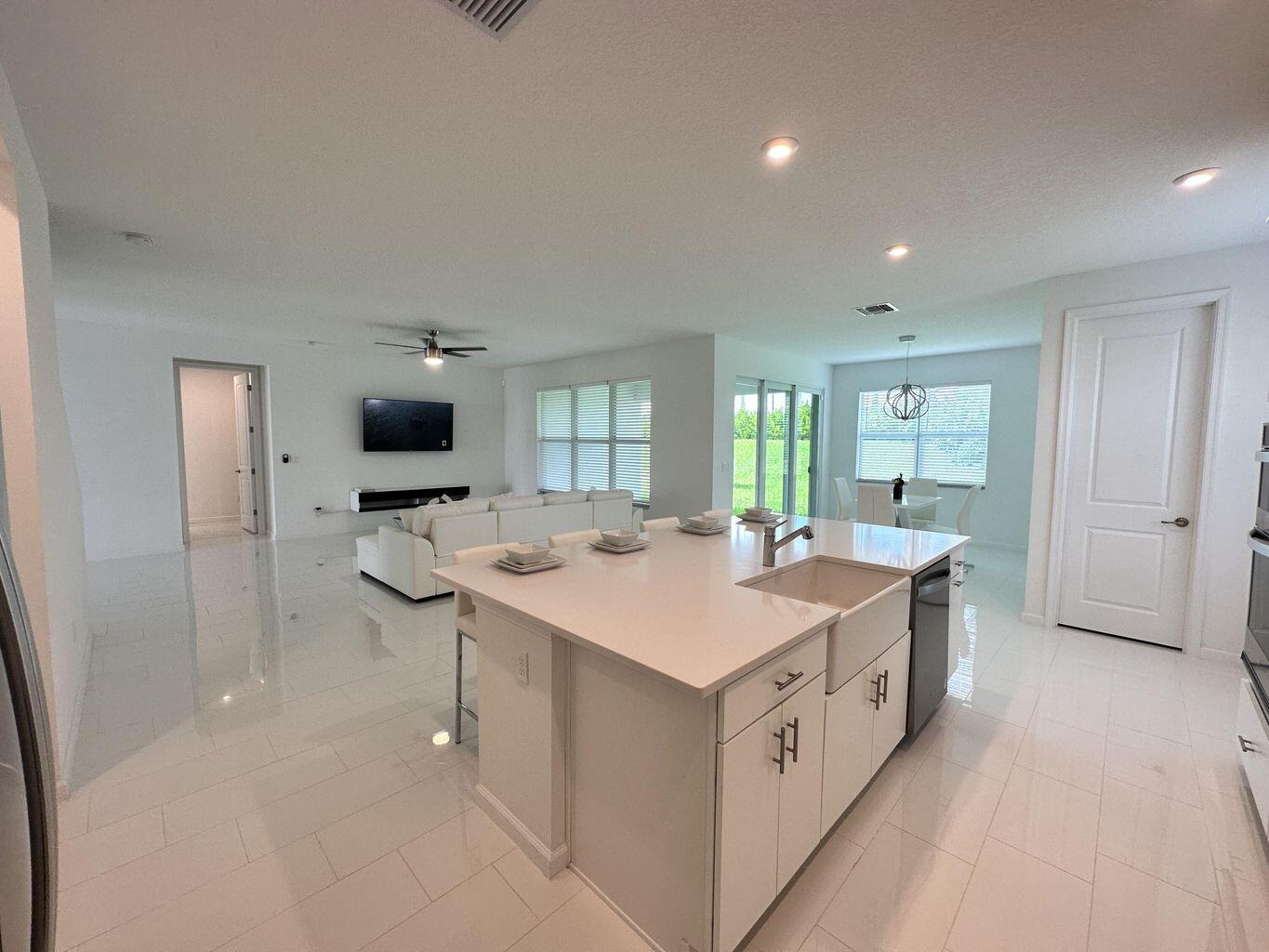 EMERY II - Residential Lease