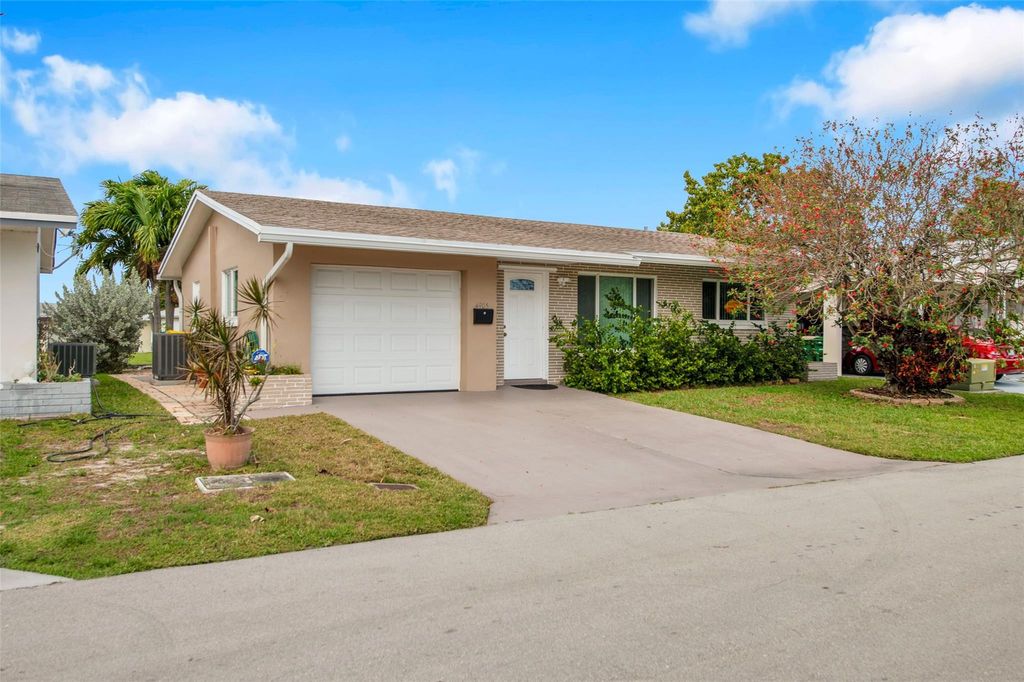 Photo of 4905 NW 47th Avenue, Tamarac, FL 33319 (MLS # F10556345)