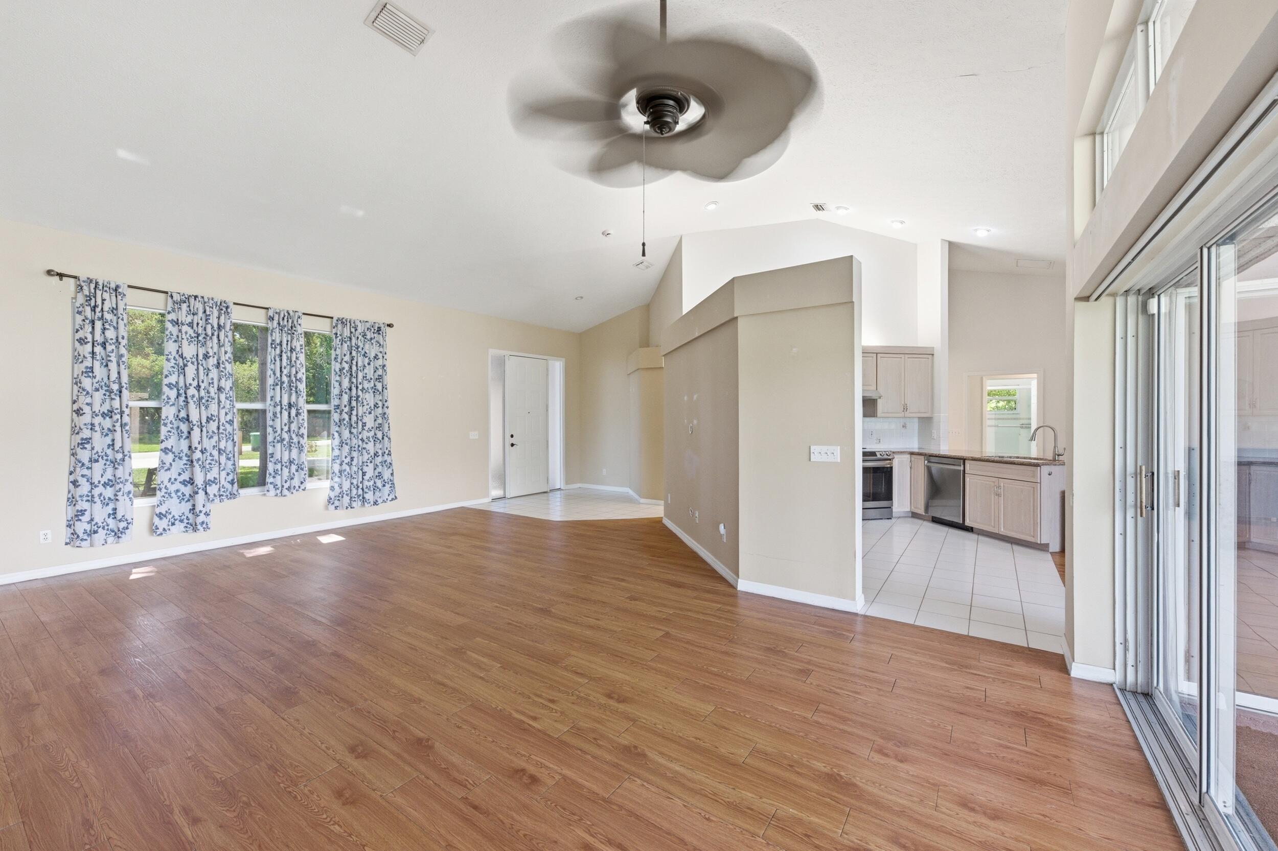 BLUE HERON GOLF AND COUNTRY - Residential