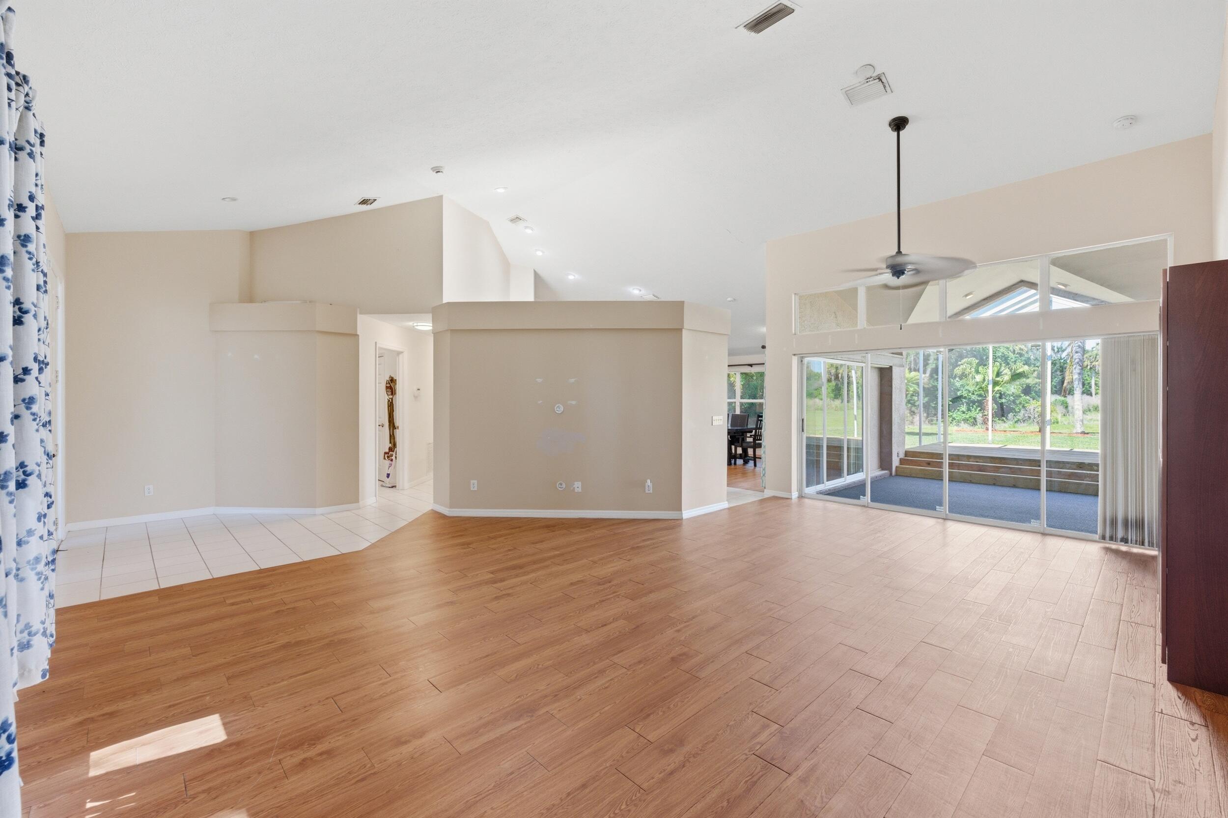 BLUE HERON GOLF AND COUNTRY - Residential