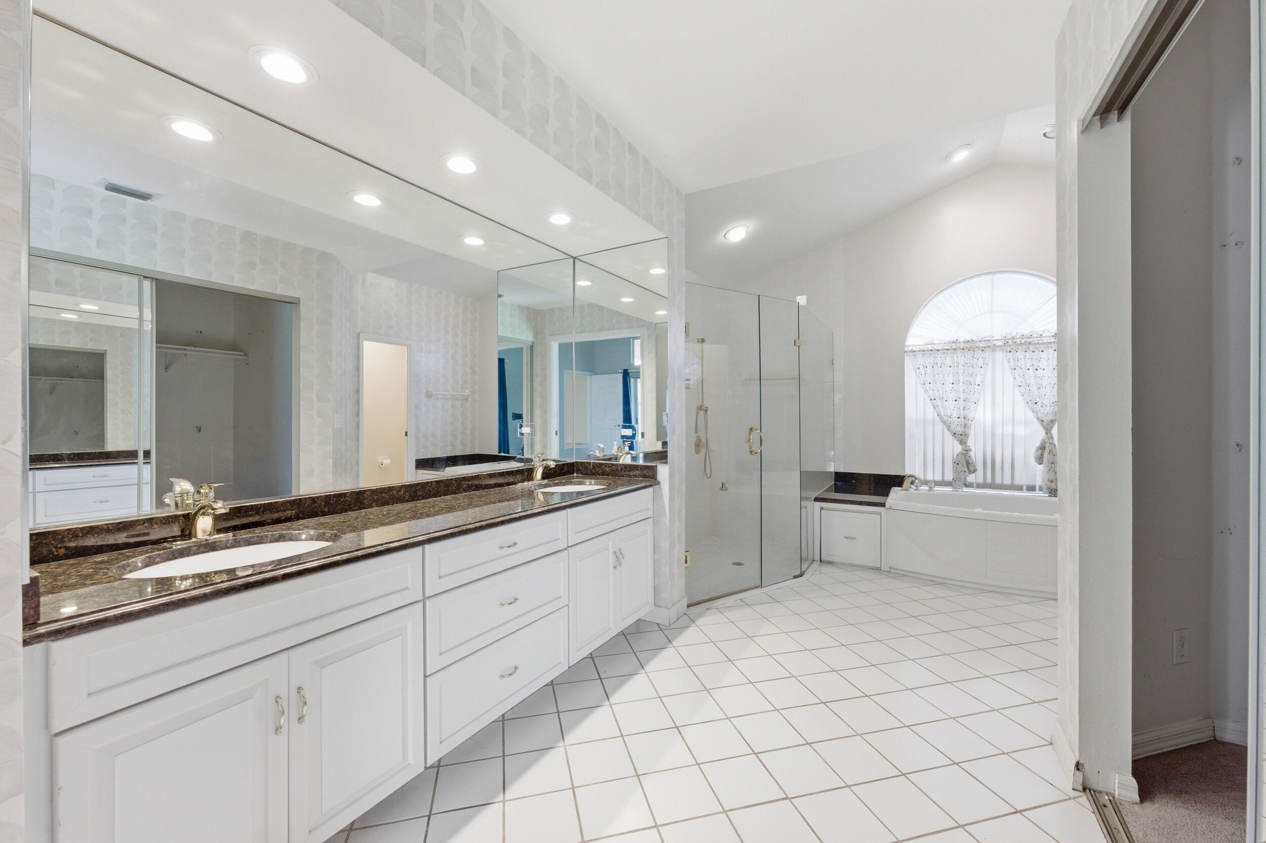 BLUE HERON GOLF AND COUNTRY - Residential