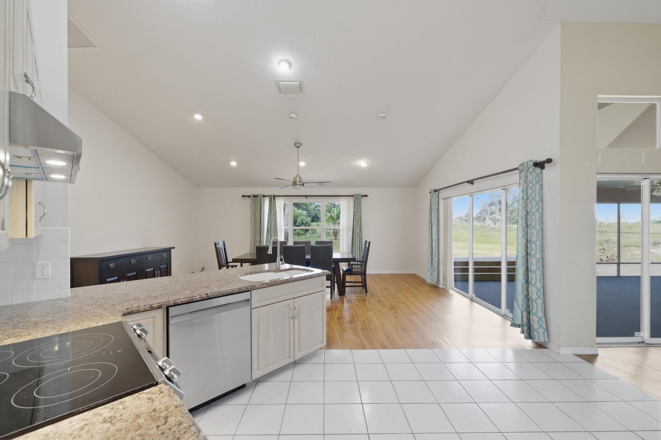 BLUE HERON GOLF AND COUNTRY - Residential