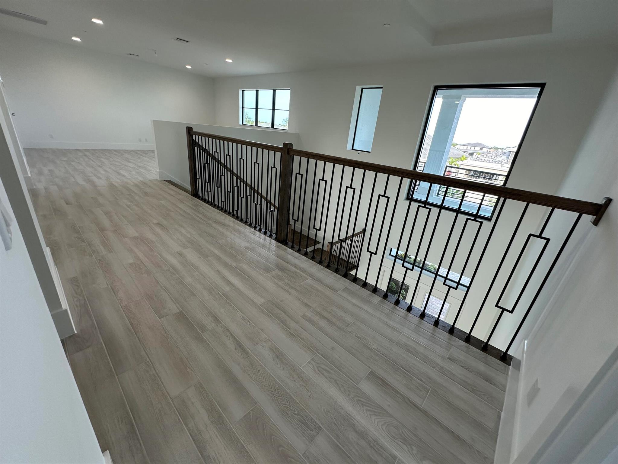 CORAL ISLES AT AVENIR - Residential