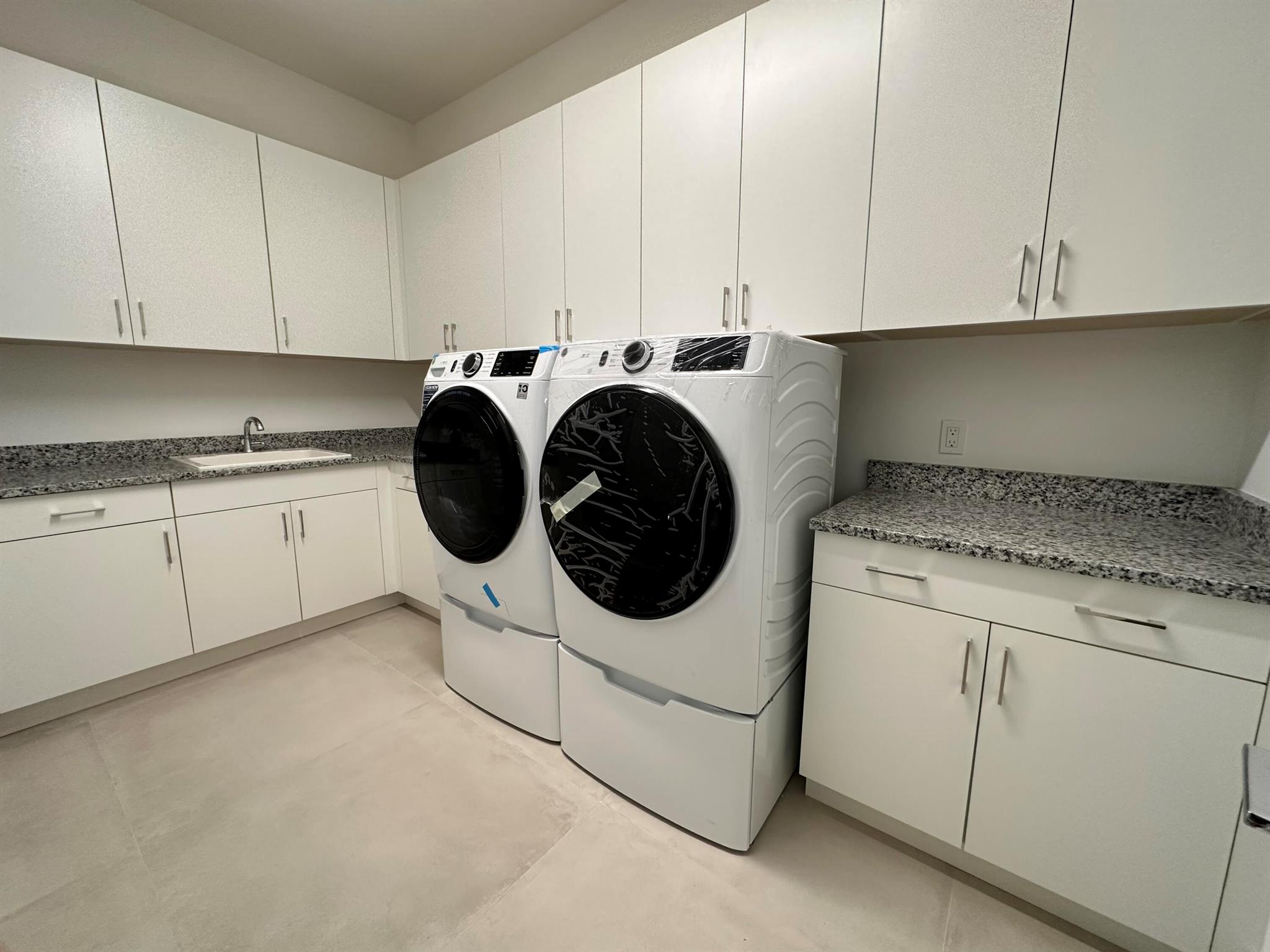 CORAL ISLES AT AVENIR - Residential